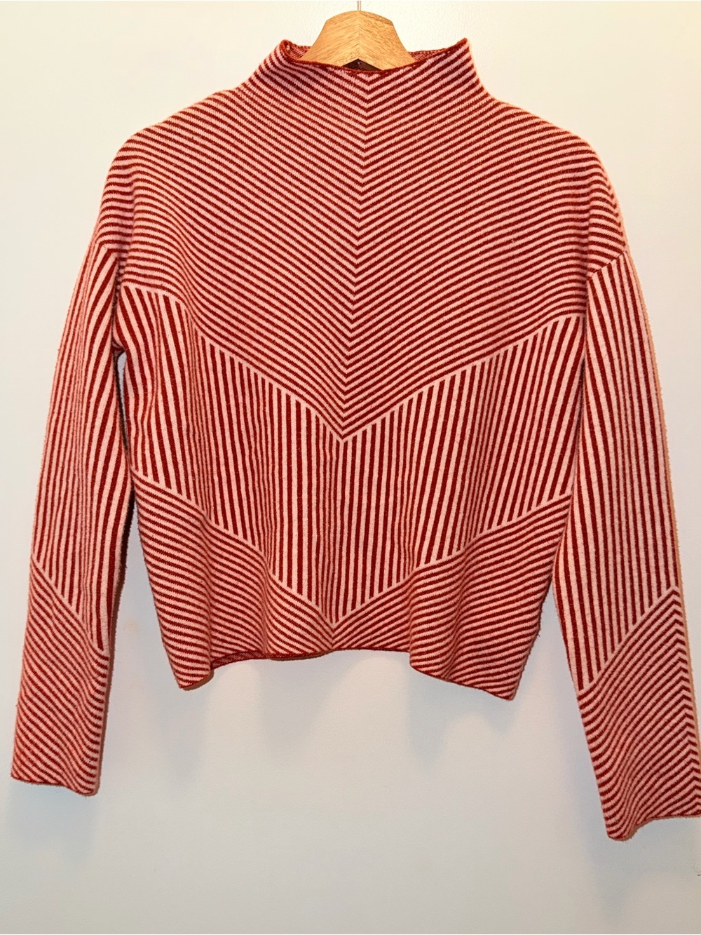 Cynthia Rowley Sweater Women’s Medium Orange/White Geometric Striped Mock Neck